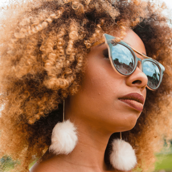 gallery-1495464977-howtostylecurlyhair